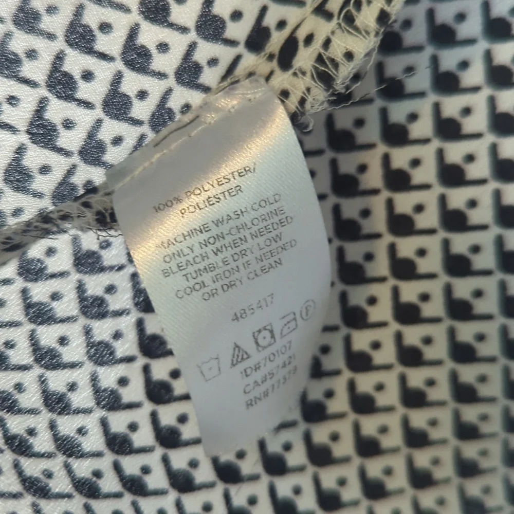 Ann Taylor Black and‎ White Patterned Long Sleeve Blouse Size S